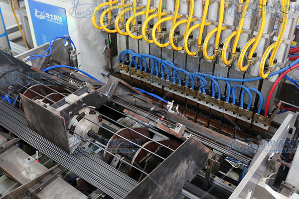 M&aacute;quina avanzada de soldadura autom&aacute;tica de estantes de alambre para l&iacute;nea de producci&oacute;n de estantes de cubierta de malla de alambre 5