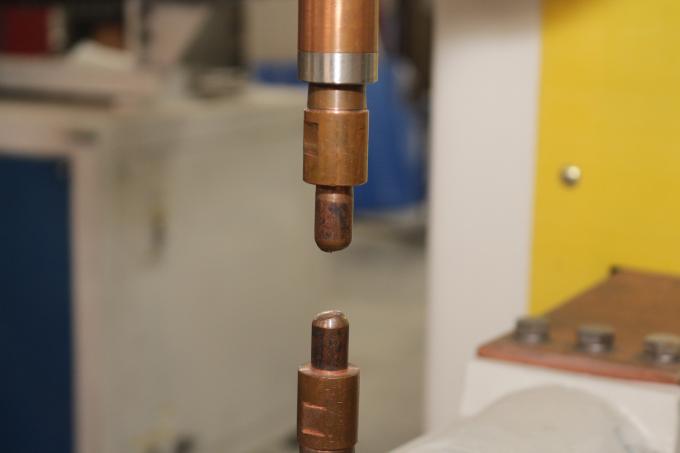 Hwashi Máquina de soldadura de tubos de gas para automóviles 3