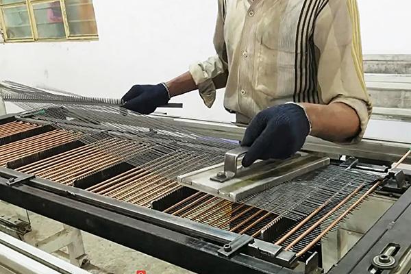 Máquina de línea de producción de condensador de tubo de alambre de refrigerador, máquina de soldadura y doblado 5