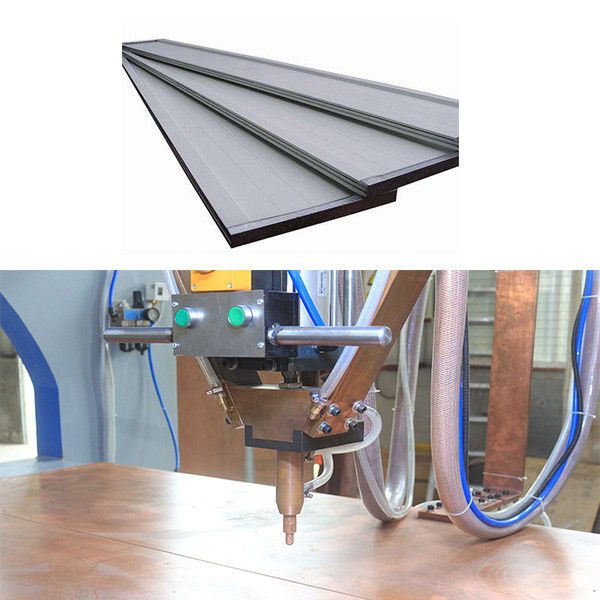 Plataforma de chapa de metal máquina de soldadura de puntos móviles de techo ferroviario tipo soldadora de puntos